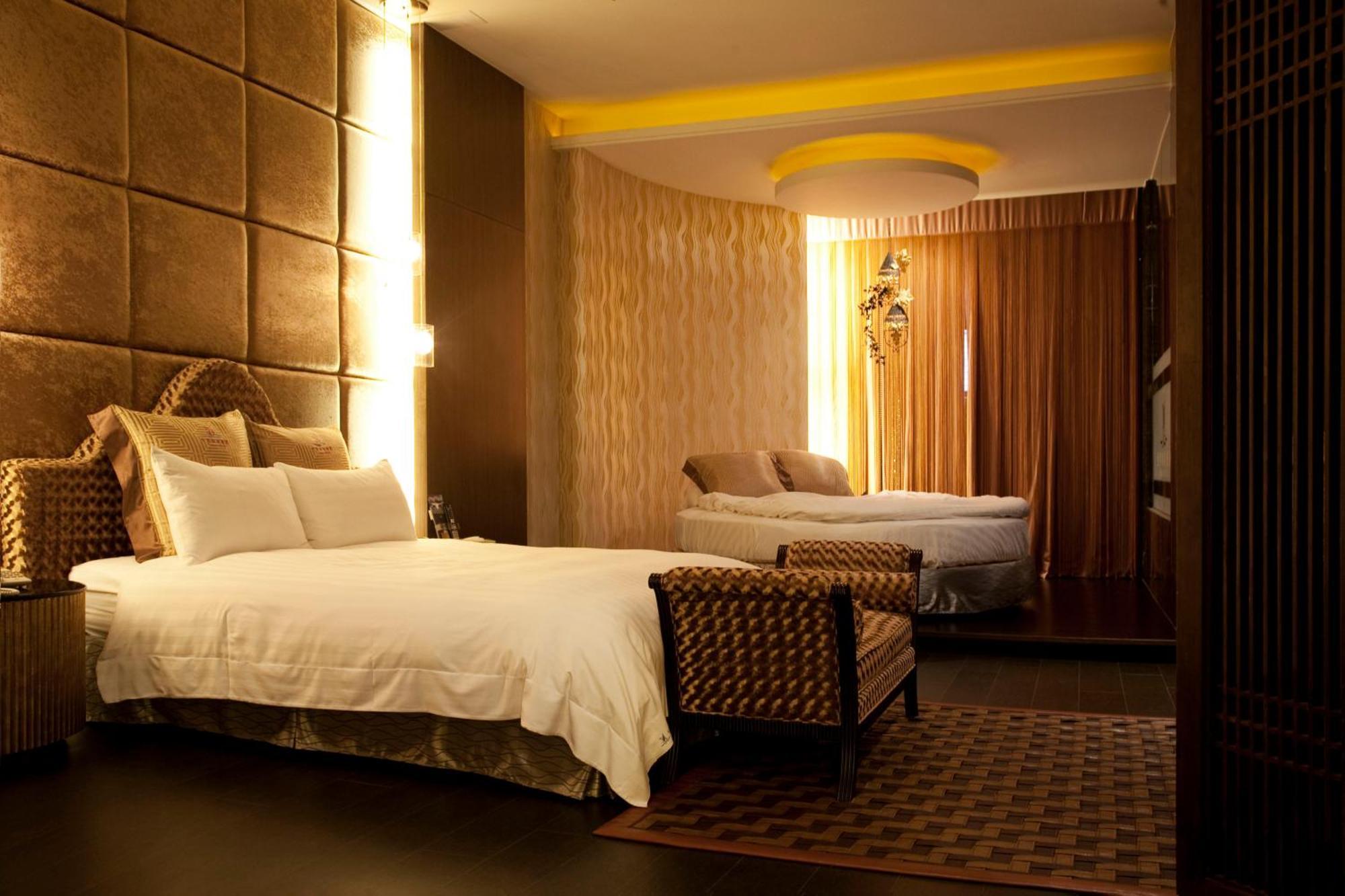 Dubai Motel Yilan Exterior foto