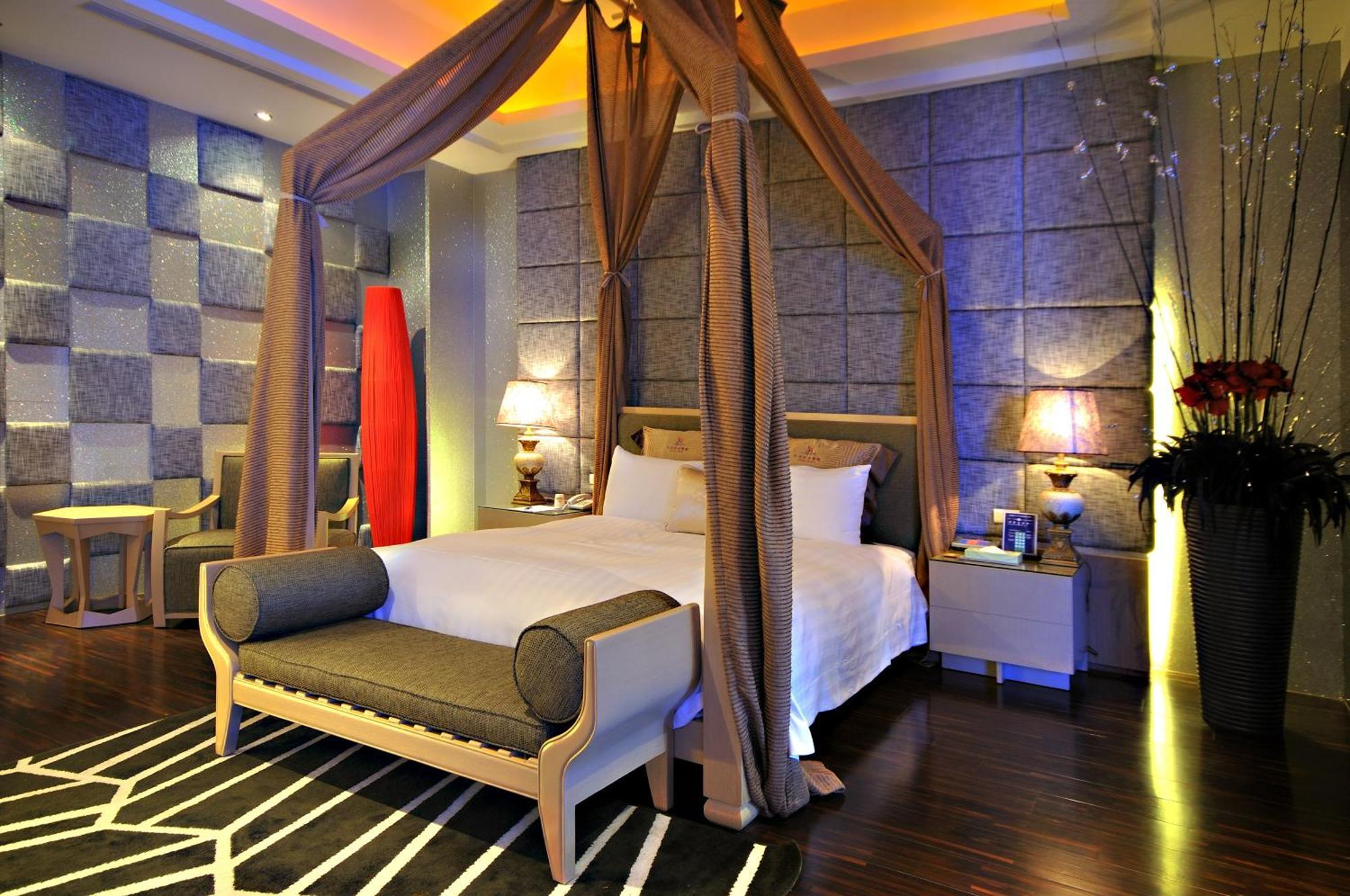 Dubai Motel Yilan Exterior foto